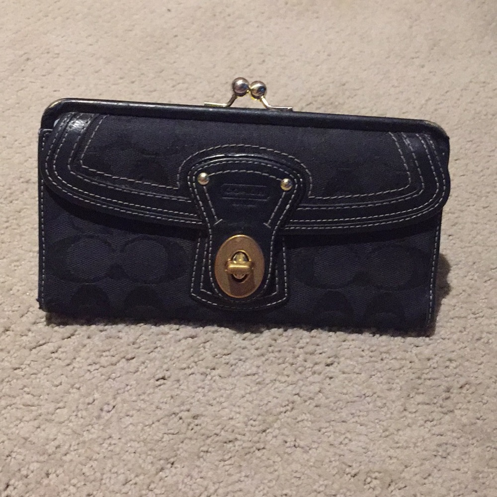 Coach Legacy Turnlock signature full Wallet